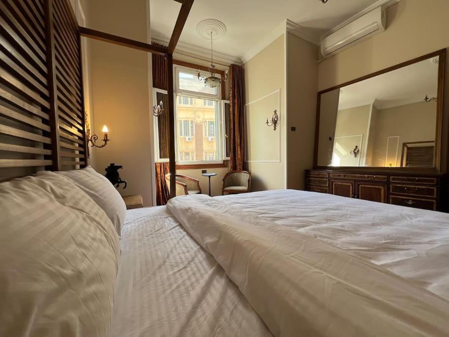 Authentic 3Br Apartment In Downtown, Kairo Bagian luar foto