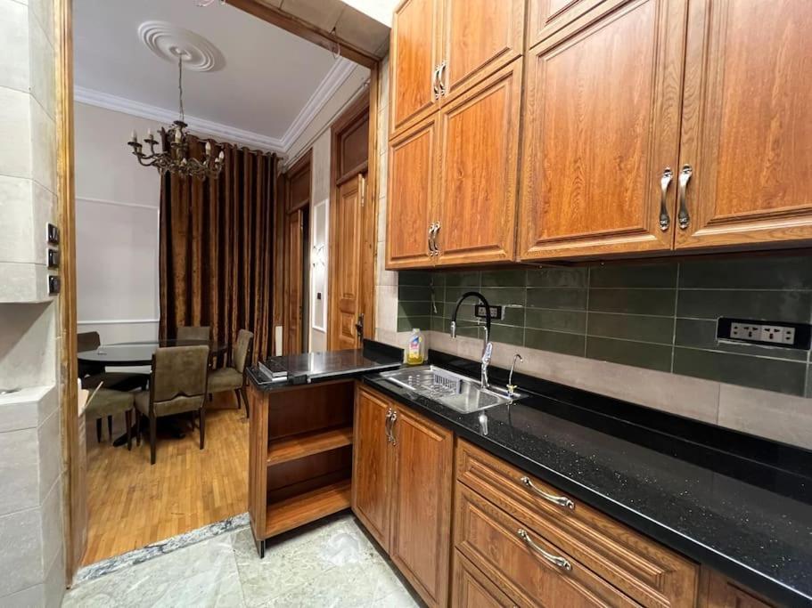 Authentic 3Br Apartment In Downtown, Kairo Bagian luar foto